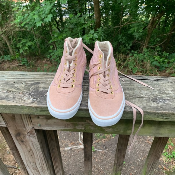 Vans Shoes - VANS Old Skool mid top sz 5w